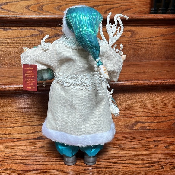 Windy Hill African American  Aquamarine Seashell Santa - Picture 4 of 10